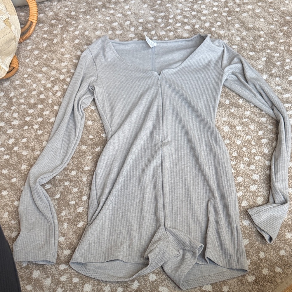 ALO Yoga Gray Long Sleeve Jumpsuit